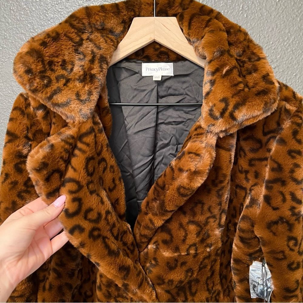Revolve, Privacy Please Addison Coat in Leopard - Picture 4 of 12